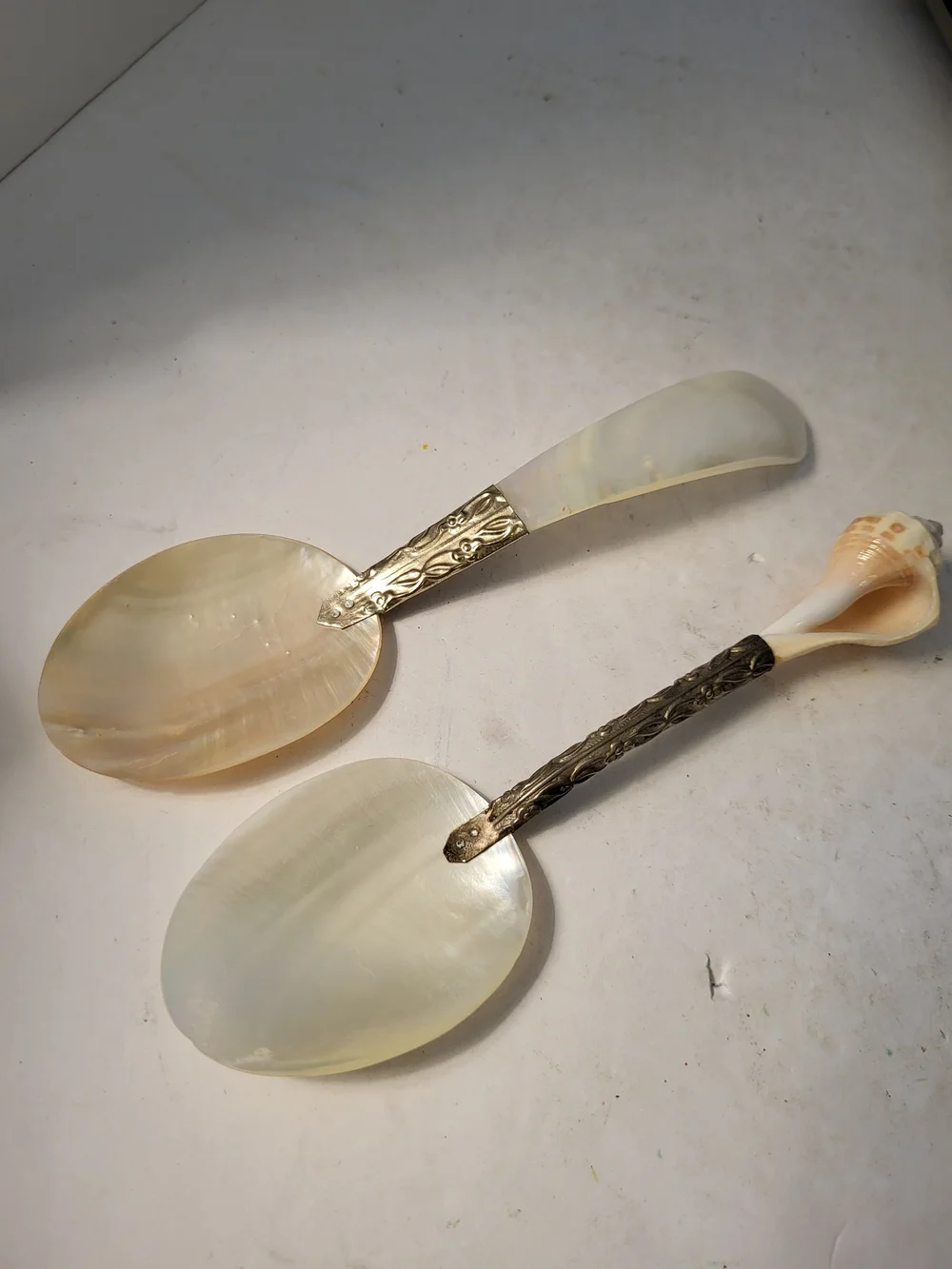 Pair Of Vintage Mother of Pearl Caviar Spoons - Iridescent White